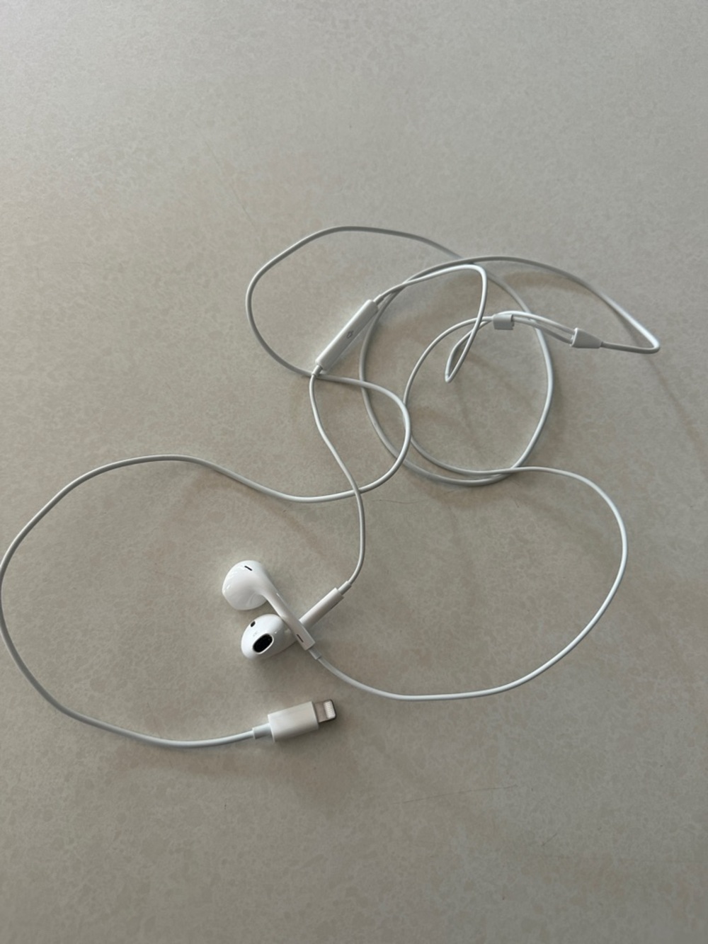 Apple White Lightning EarPods with Remote